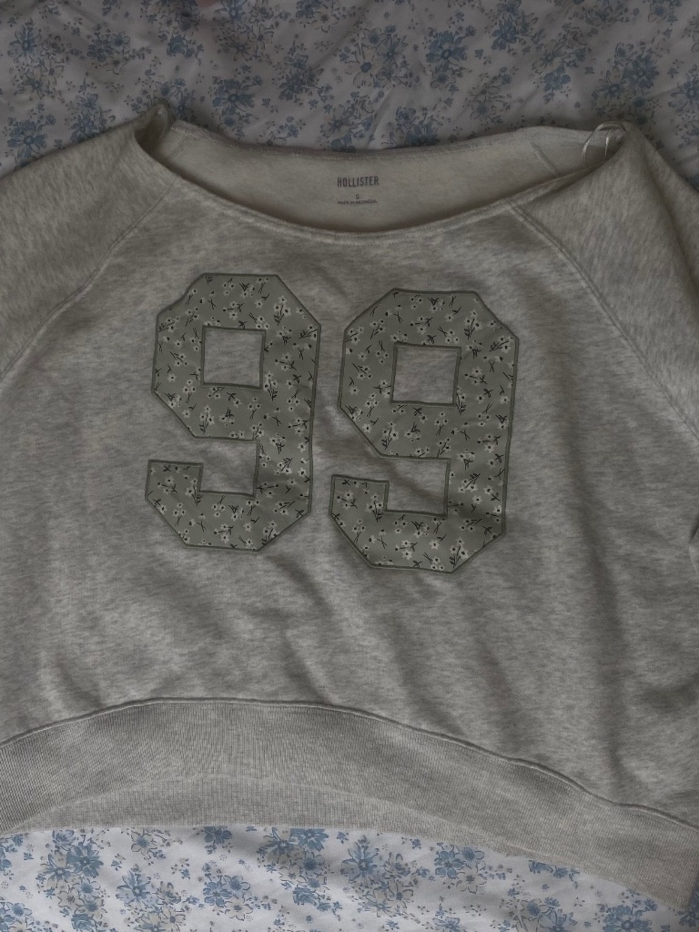 Gray Hollister Co. cropped sweatshirt